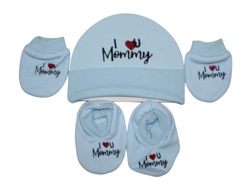 Baby hat and booties set with 'I ❤️ Mommy' text on a white background